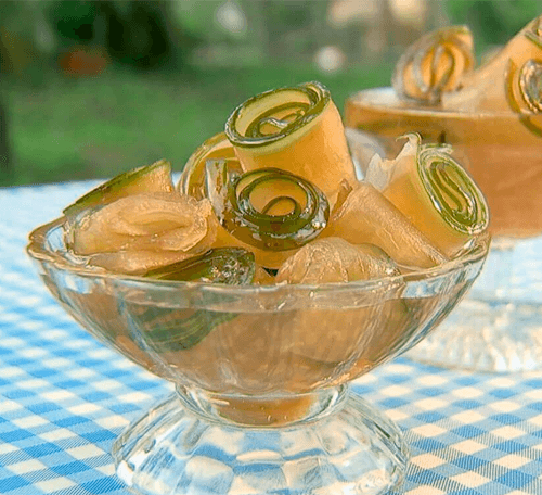 COMPOTA DE MAMÃO ENROLADINHO COM CASCA